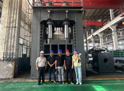 🏭 Designed for Steel Mills: Iraqi Client Delegation Visits GOOD-KNIFE to Verify Machine Specifications & Production Capacity